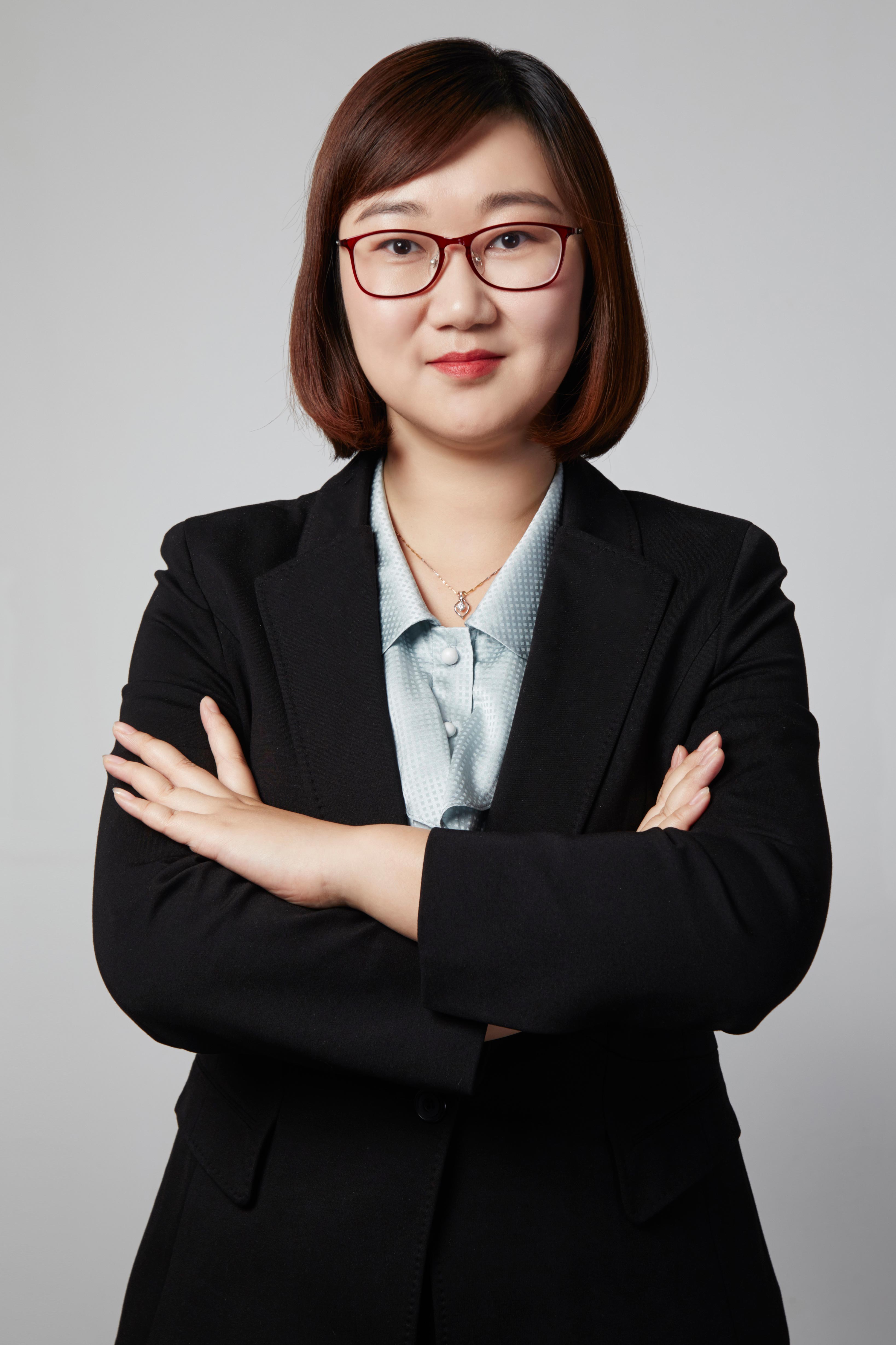 王然 女士